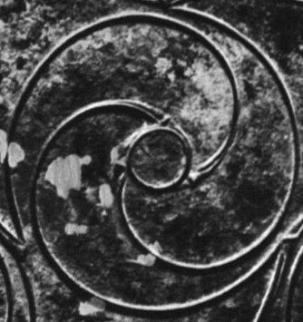 564px-Celtic_Bronze_Disc,_Longban_Island,_Derry_(Detail_01)